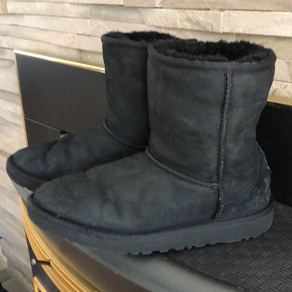 UGG Shoes - Short Black UGG boots